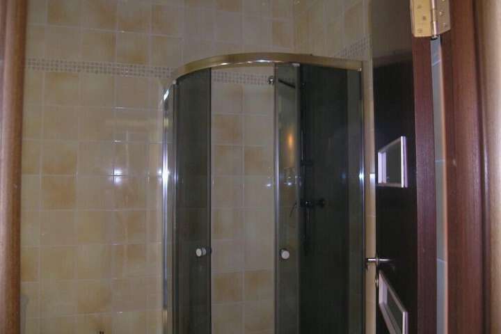 Room 5 of 11