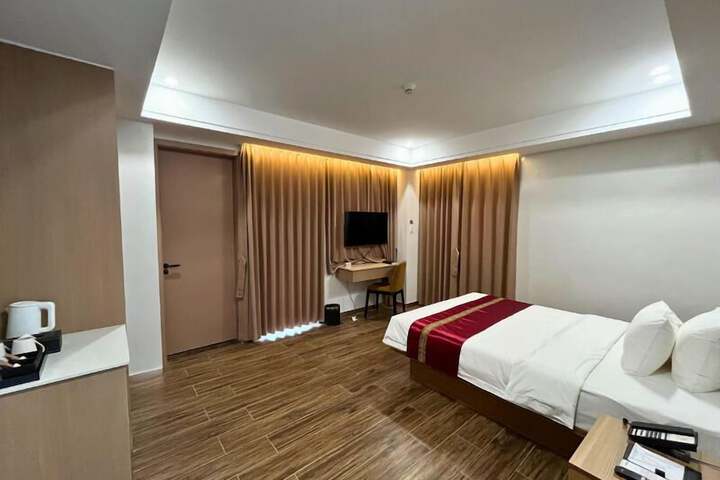 Room 6 of 38