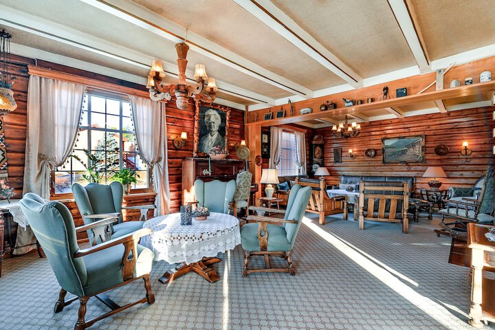 Lobby Entry