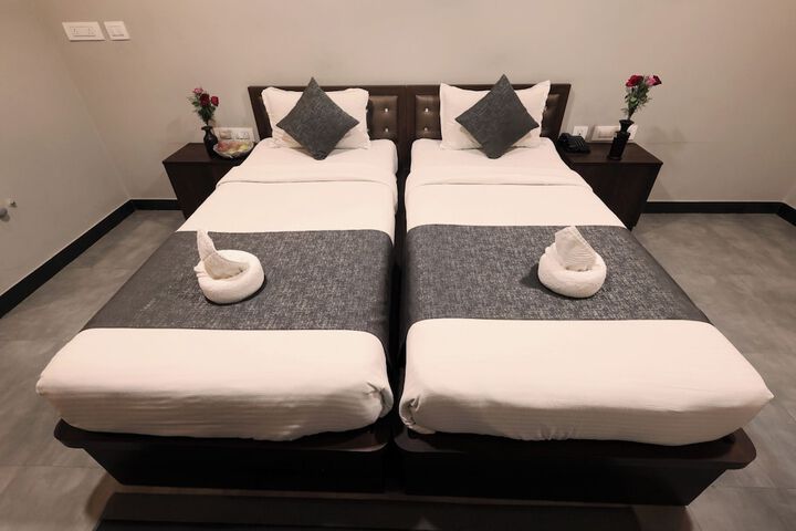 Room 18 of 33