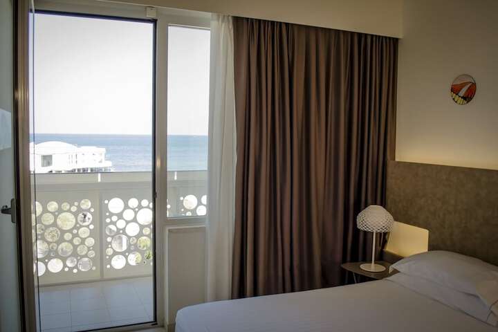 Room 22 of 85