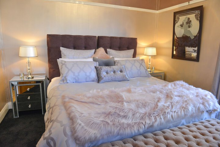Room 5 of 43