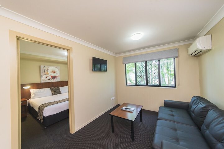 Room 6 of 74
