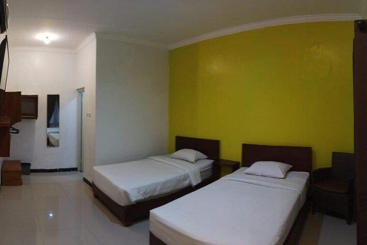 Room 9 of 20
