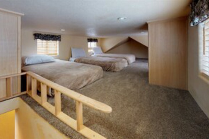 Room 33 of 39