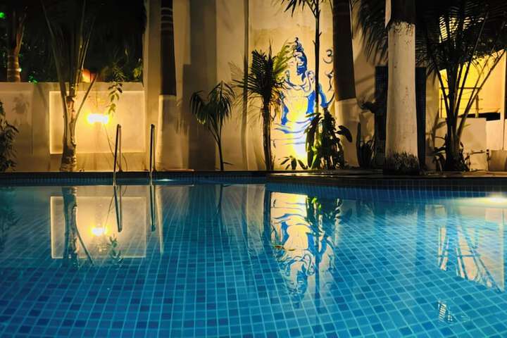 Pool 24 of 61