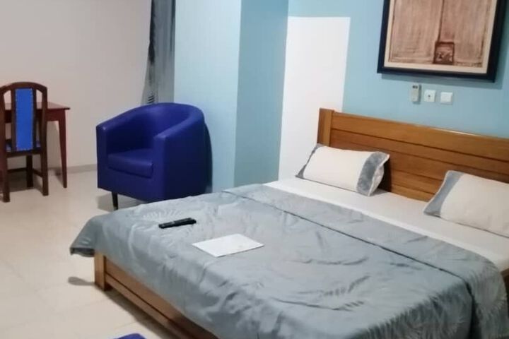 Room 10 of 31