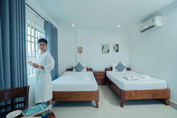 Room 34 of 79