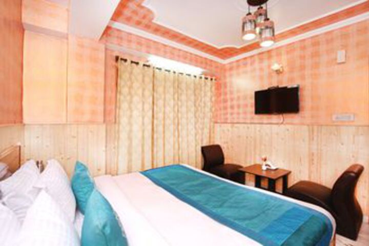 Room 6 of 26
