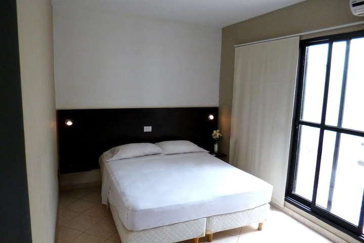 Room 8 of 9