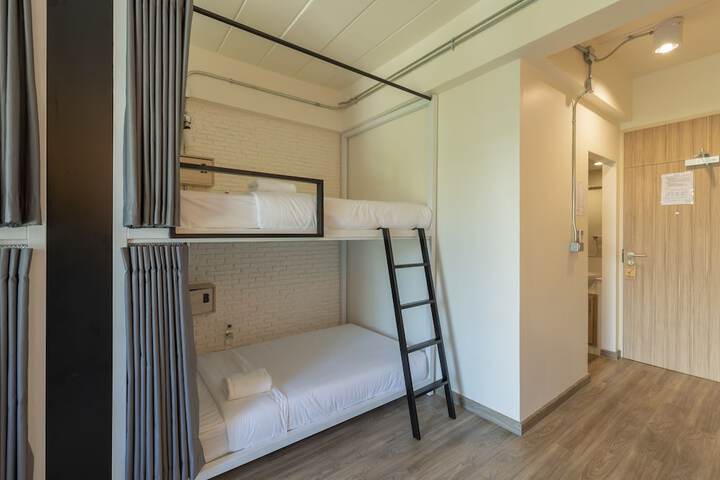 Room 35 of 112