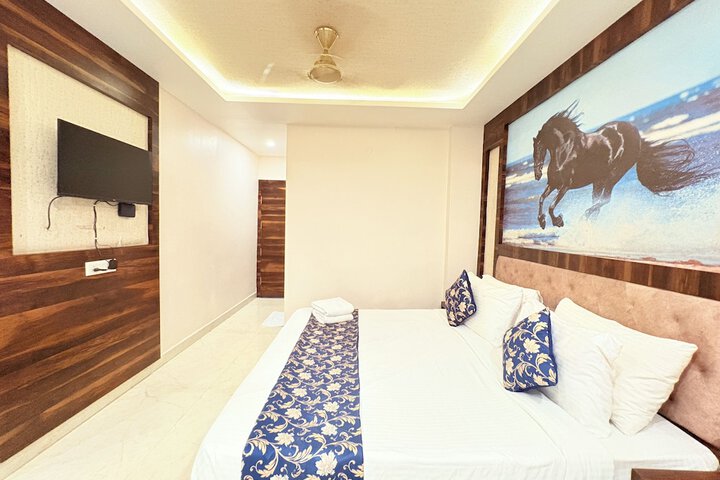 Room 17 of 44