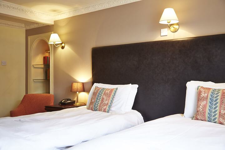 Room 10 of 43