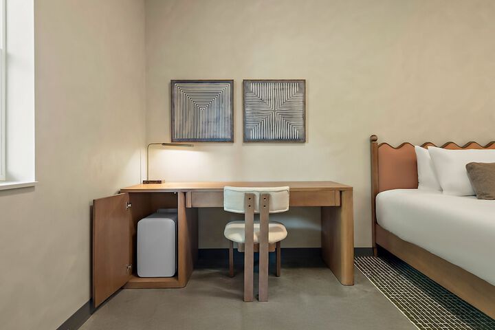 Room 17 of 73