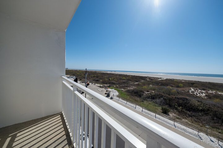 Deluxe Studio Suite Ocean View Oceanfront (2 of 7)