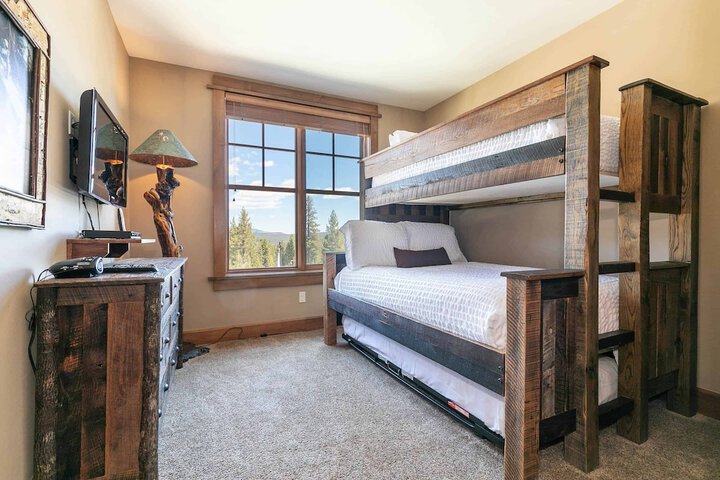 Room 20 of 443