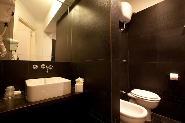 Room 18 of 25
