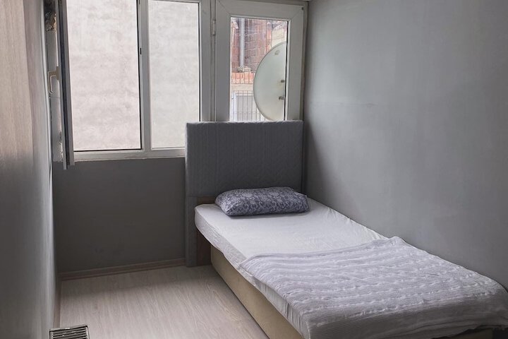 Room 8 of 24