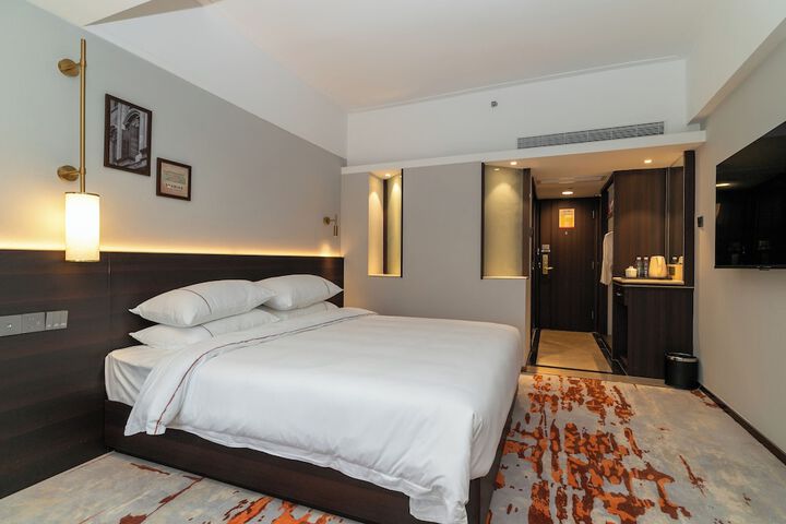 Room 13 of 39