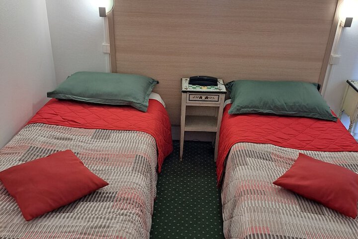 Room 11 of 20