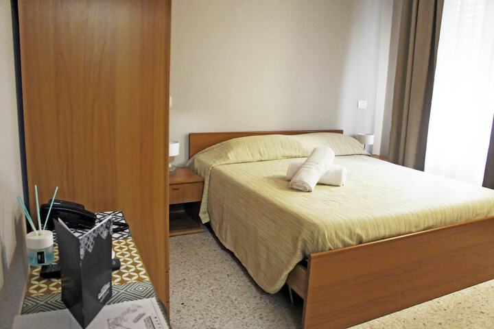 Room 9 of 71