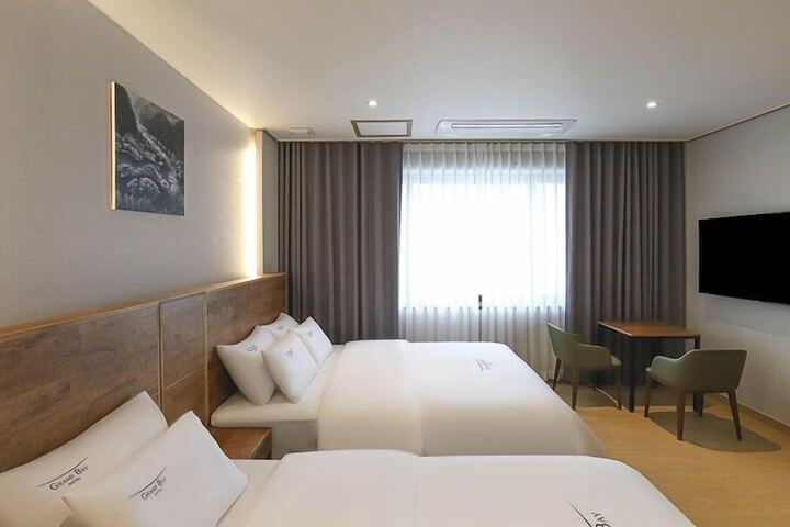 Room 47 of 92