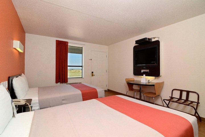 Room 12 of 28