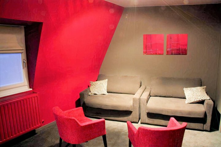 Room 13 of 42