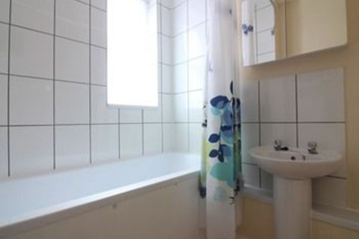 Room 3 of 27