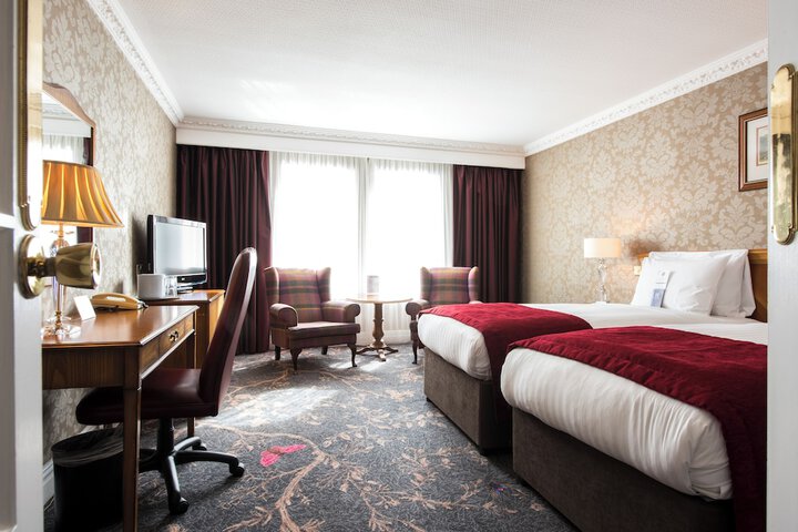 Room 34 of 111