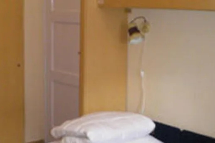 Room 2 of 4