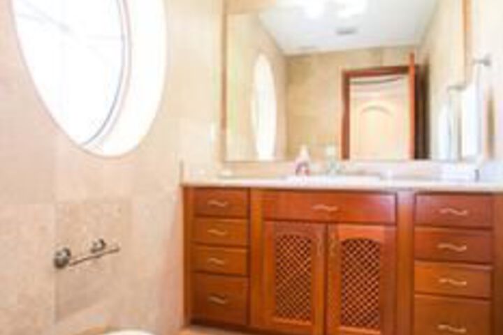 Room 4 of 39