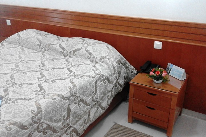 Room 10 of 53