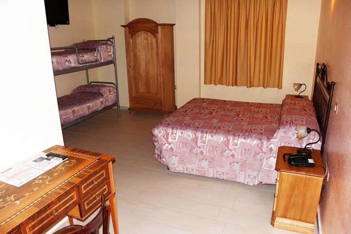 Room 8 of 32
