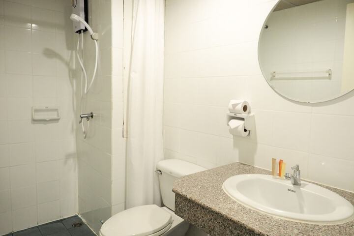 Room 27 of 42
