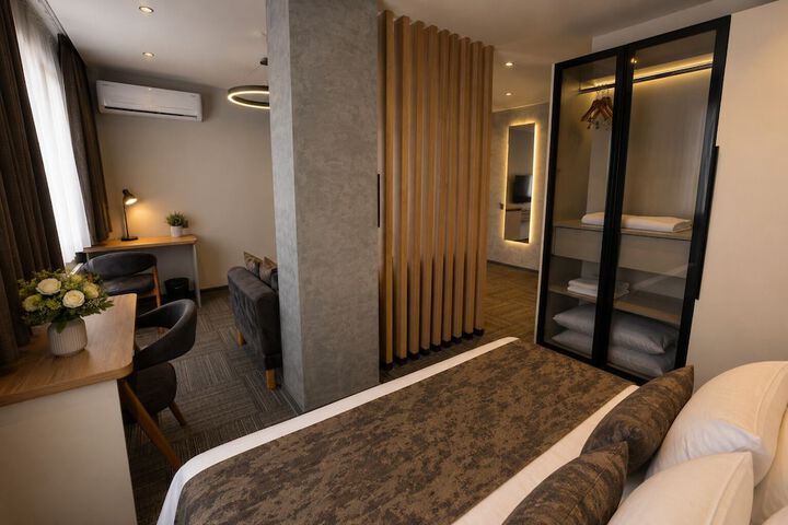 Room 7 of 55