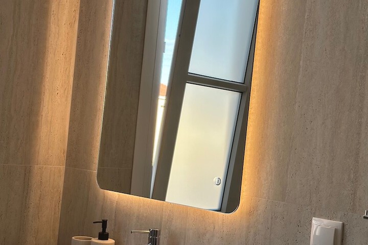 Room 15 of 115