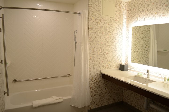Room 35 of 118