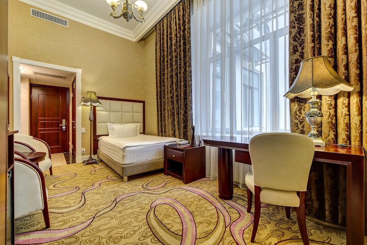 Room 15 of 96