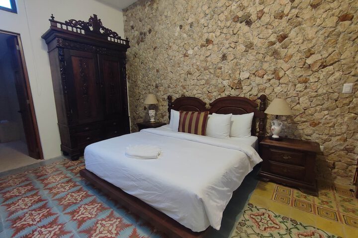 Room 6 of 44