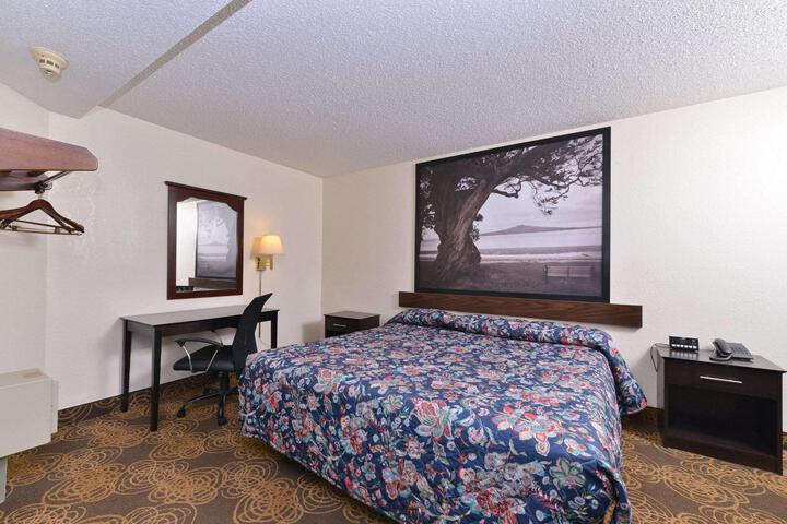 1 King Bed (2 of 2)