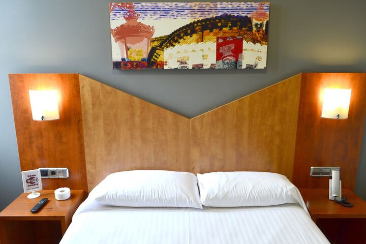 Room 3 of 32