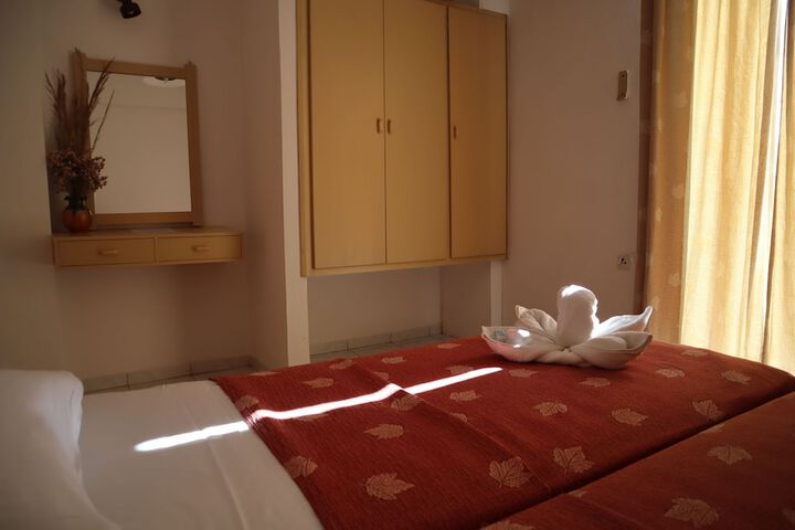 Room 7 of 27