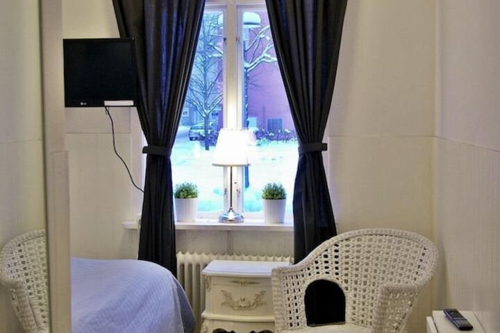 Room 13 of 30