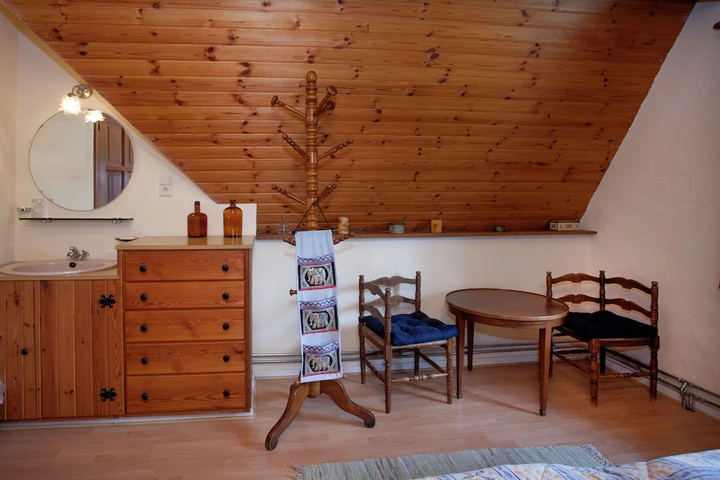 Room 3 of 23