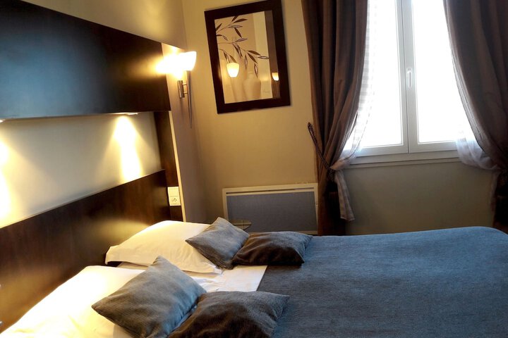 Room 3 of 63