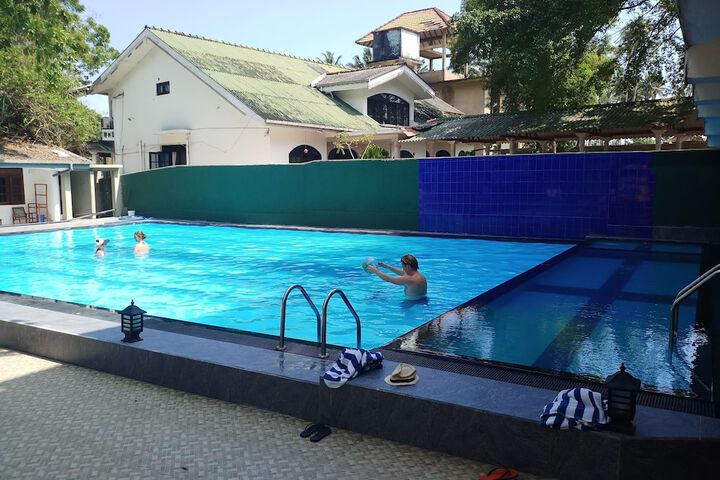 Pool 31 of 51