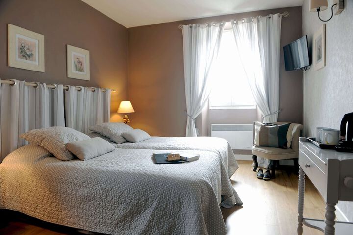 Room 4 of 33