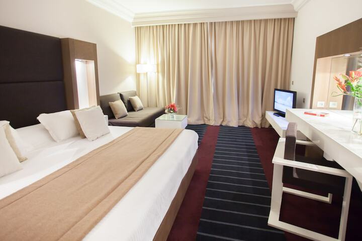 Room 6 of 49