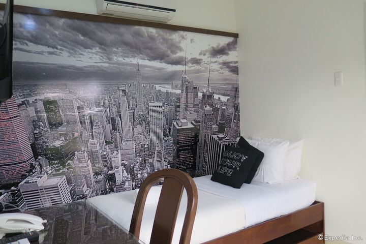 Room 15 of 41